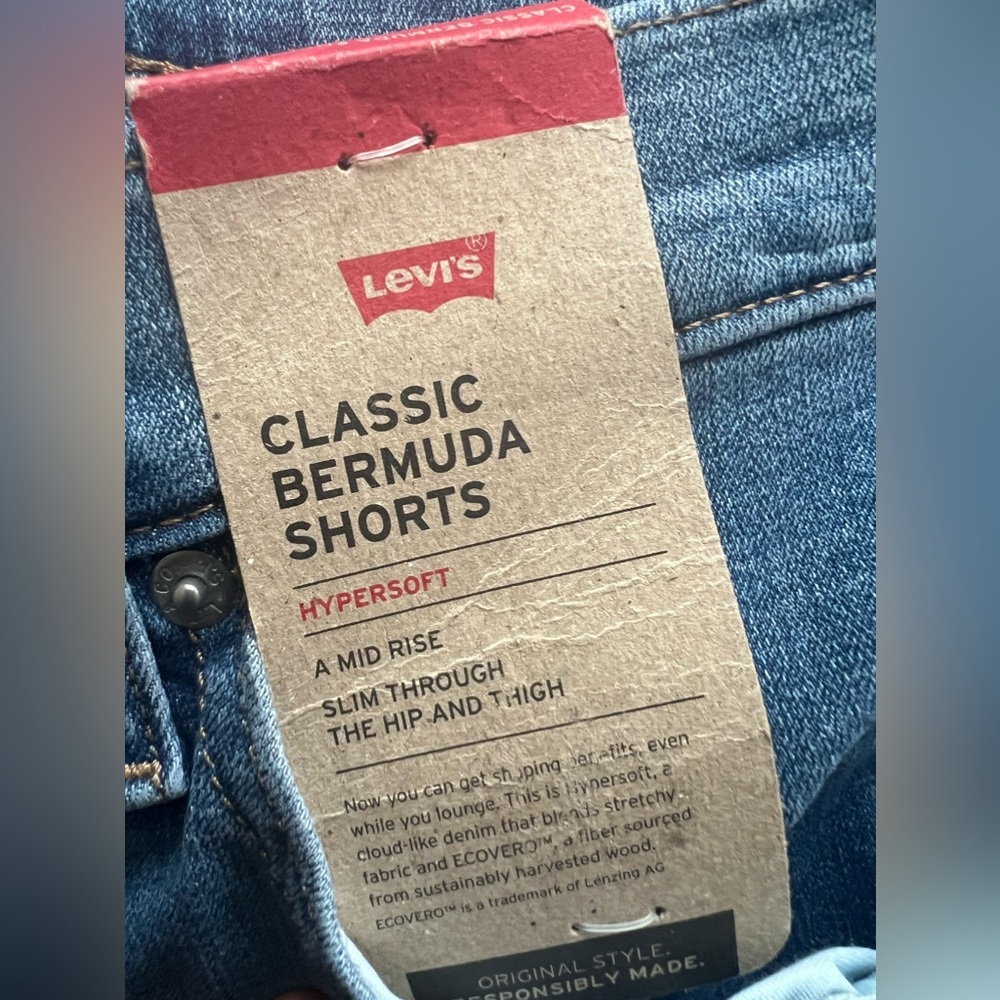 Levi's Sculpt Hypersoft Women's Classic Bermuda Shorts Mid Rise Size 20W - NWT - Picture 12 of 13